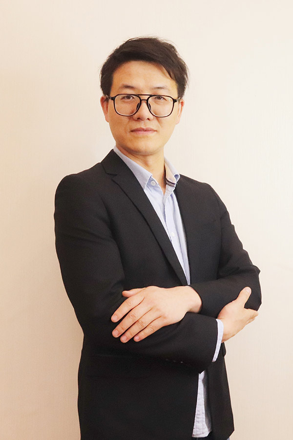 雁塔李林科 本科学历,毕业于西安石油大学
