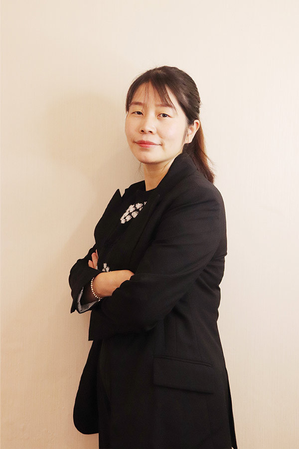雁塔吕瑶 本科学历,毕业于陕西师范大学