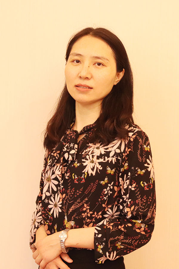 雁塔王晓娜 研究生学历,毕业于华南师范大学